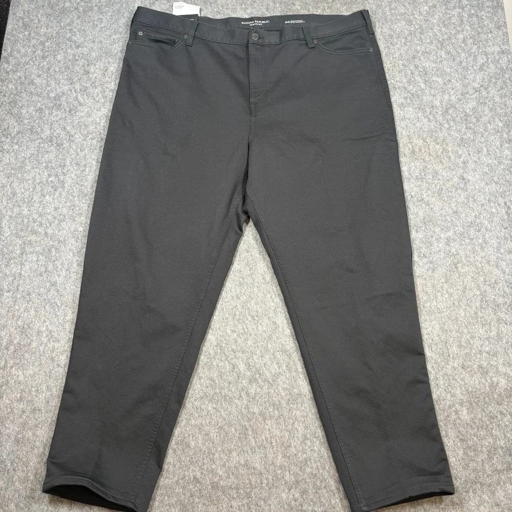 Banana Republic Traveler Pants Men's Size 44 x 32 Black Athletic Tapered Fit